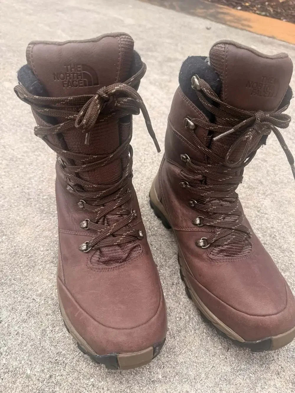 The North Face Chilkat Leather Insulated Waterproof Winter Boots